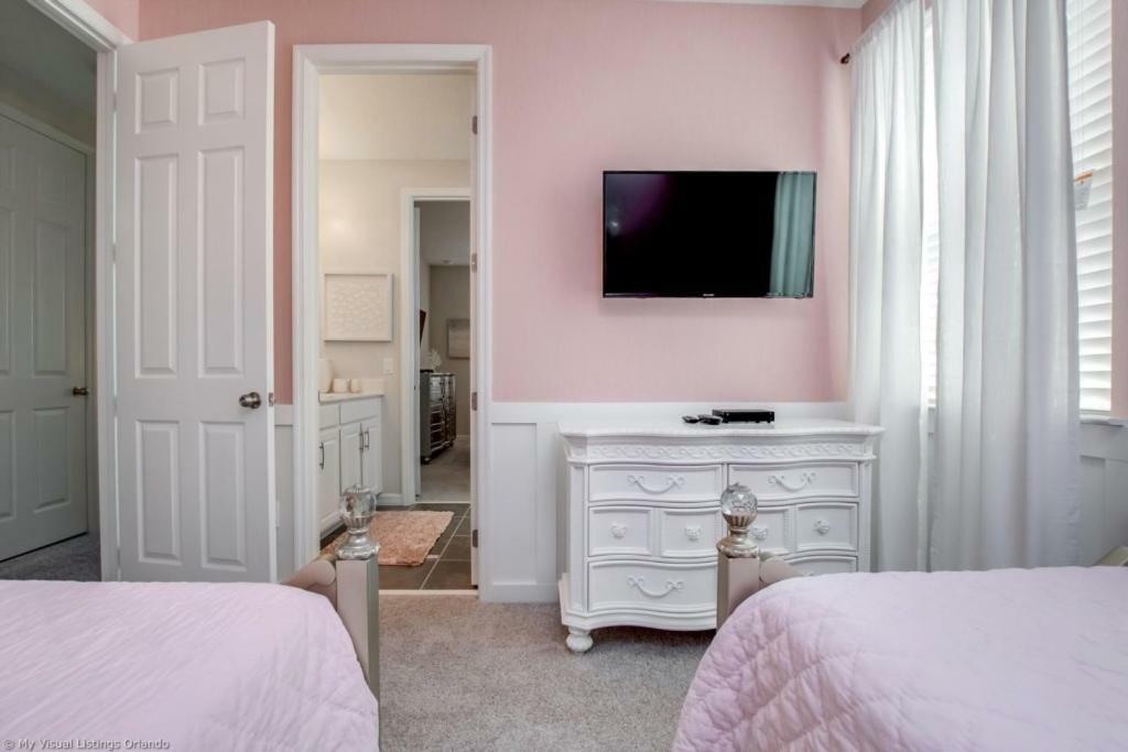 1504 New Luxury 6 Bed With Pool * Kissimmee